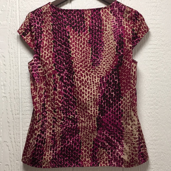 Capsleeved Blouse - Picture 2 of 2
